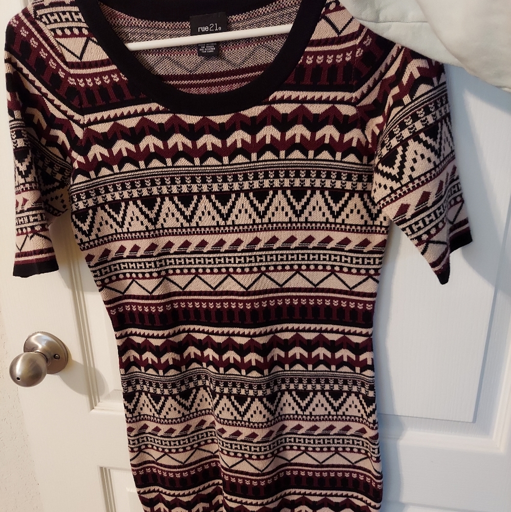 rue21 Small tribal patterned short sleeved dress. Mid-length. Fitted.